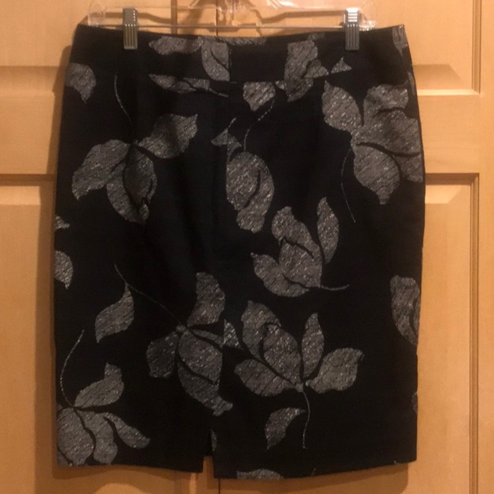 Ann Taylor skirt - Picture 3 of 4